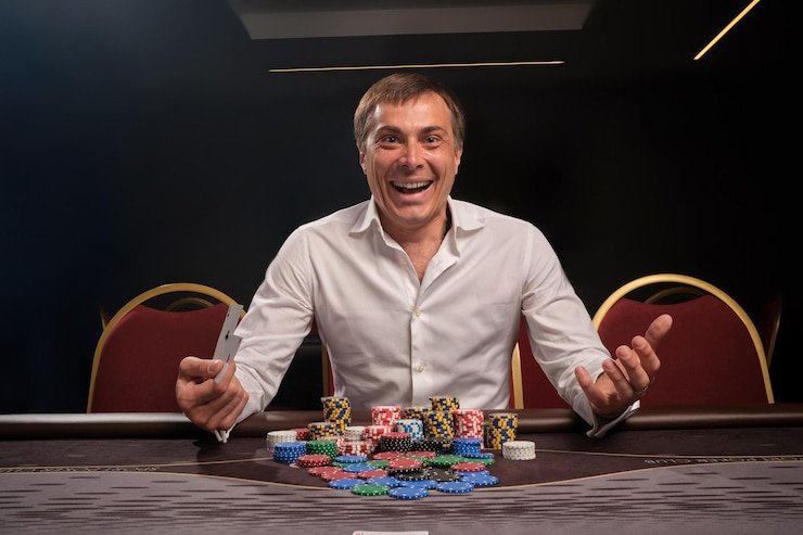 Permainan meja live dengan blackjack, roulette, baccarat dalam mode demo